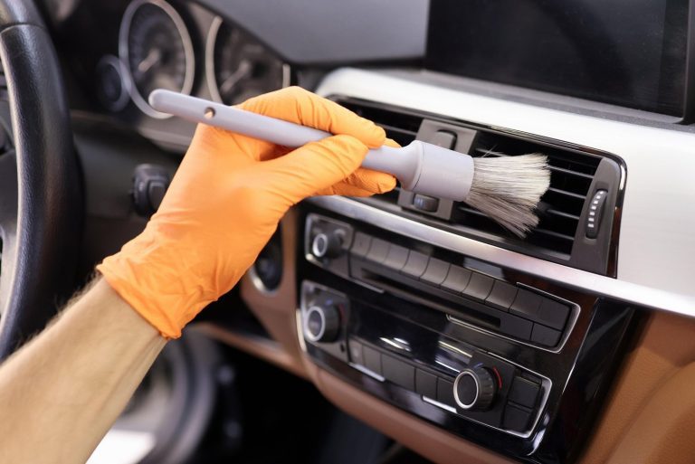 car-detailing-768x513